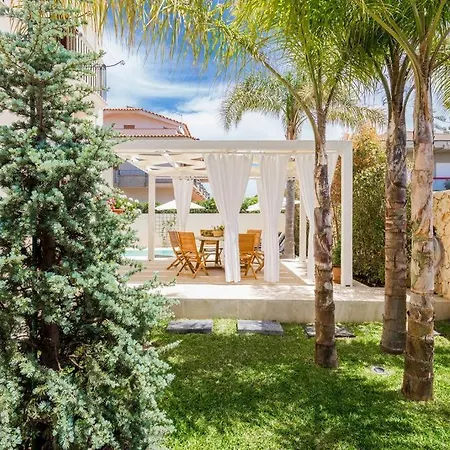 Explore Sicily From A Lux & Private Pool Holiday home